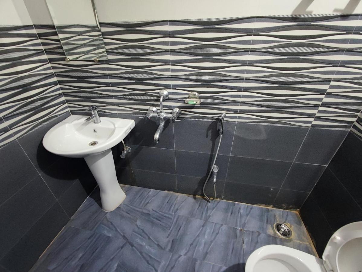 Hotel Kanha Shyam Madhubani Екстериор снимка