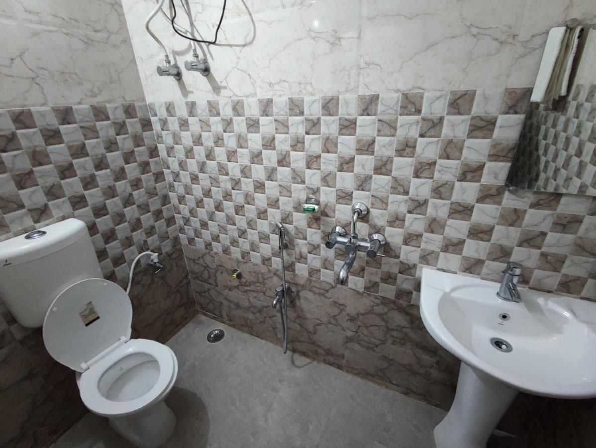 Hotel Kanha Shyam Madhubani Екстериор снимка